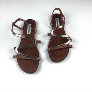 Steve Madden Baden sandals with fold detail. Sz 8